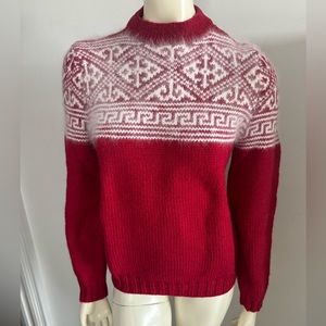 Women’s sweater (hand-knitted)